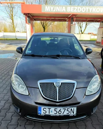 śląskie Lancia Ypsilon cena 18500 przebieg: 122000, rok produkcji 2011 z Tychy